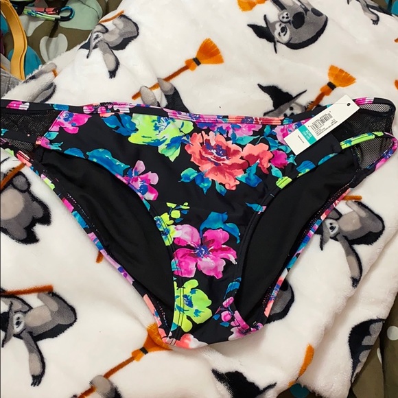 2 Piece Bathing suit - Picture 3 of 5